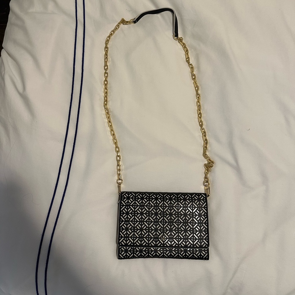 Tory Burch wallet on chain